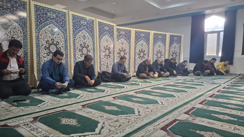 برگزاری مراسم پرفیض زیارت عاشورا، به مناسبت ایام الله دهه فجر و پیروزی انقلاب اسلامی